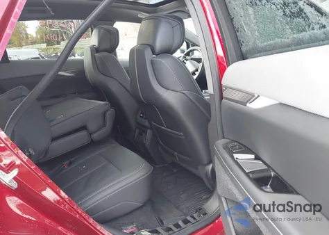 2025 Cadillac Optiq Sport 2 Awd z USA, uszkodzony, nr VIN 3GYK3GMR5SS137877